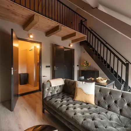 Apartment Landelijke Boerderijkamer, Dichtbij Kinderdijk Oud-Alblas